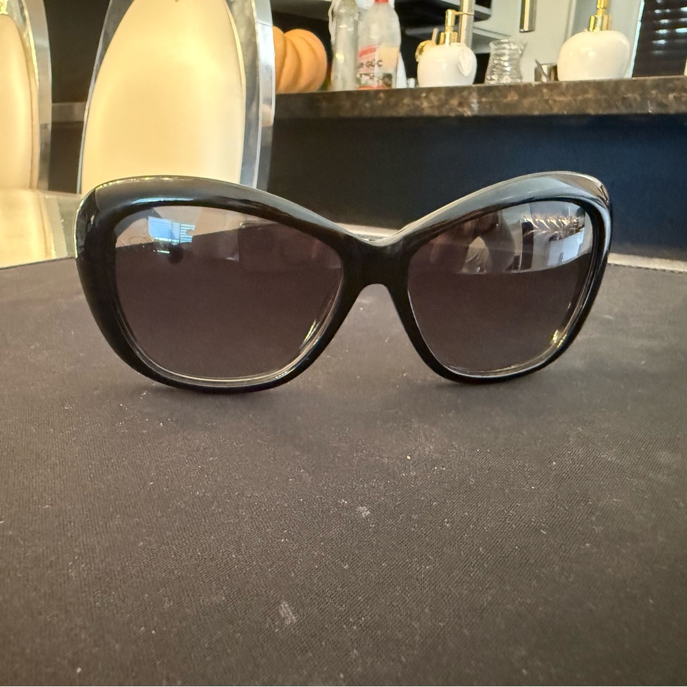 David Yurman Black Sunglasses - Picture 4 of 9